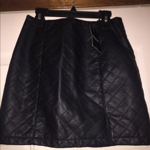 Cute black mini skirt